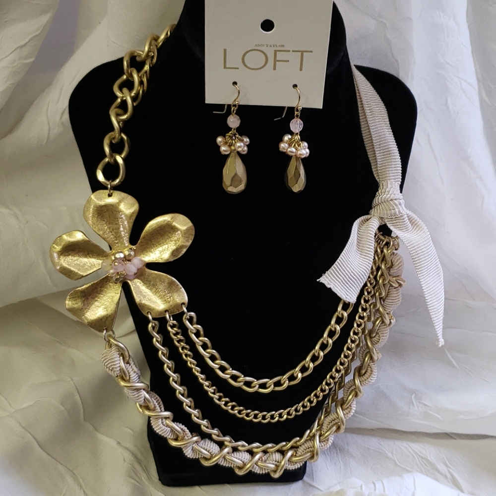 Loft Necklace & Earrings
